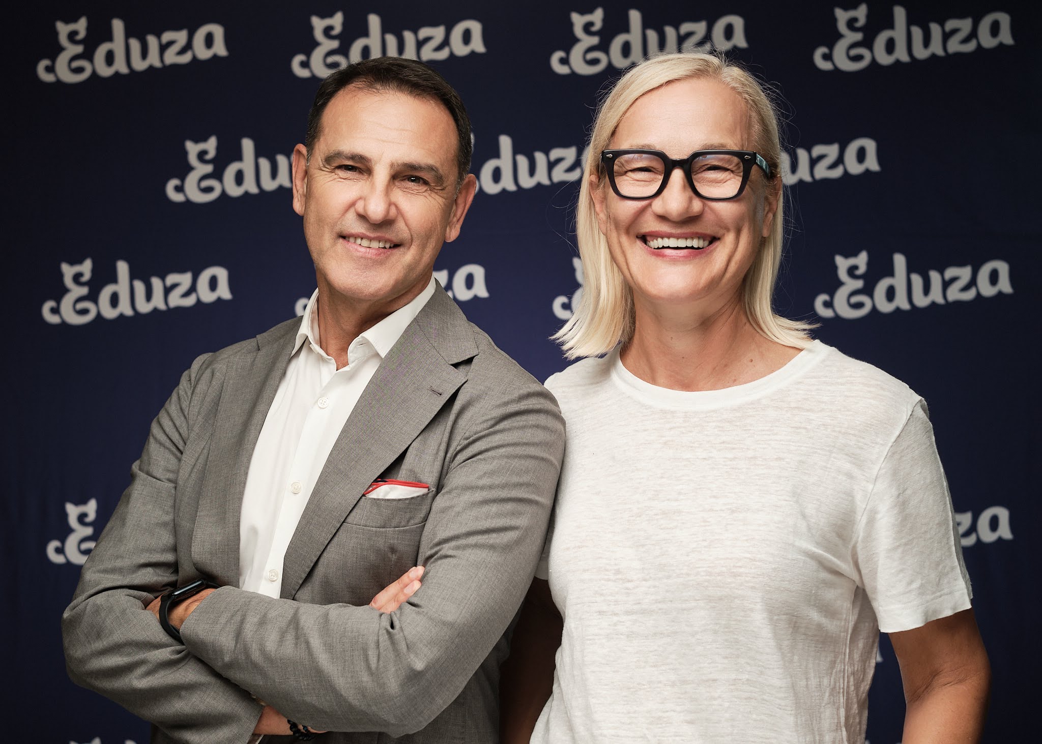 Profesionalno fotografiranje poslovnih portreta u paru - Eduza Show Unplugged Business Besties by Darko Mareš